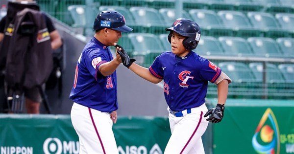 U12世界盃棒球賽台灣17比0擊敗德國　胡誠恩雙響砲猛灌5分 | 運動 | 中央社 CNA