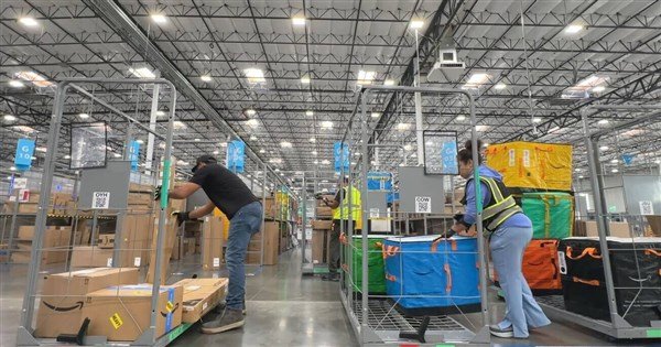 開箱亞馬遜特大型配送站 科技助攻「最後一哩路」 開箱亞馬遜特大型配送站 科技助攻「最後一哩路」