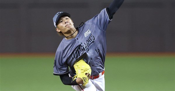 王維中新球季轉戰台鋼雄鷹　再與哥哥王躍霖成隊友 | 運動 | 中央社 CNA