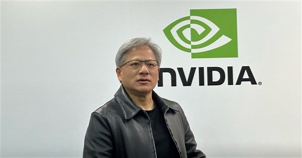 黃仁勳隱晦談遭霸凌過往　母親驚人意志力影響深遠