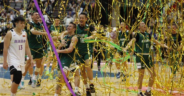 HBL松山高中連霸教練葉韋喬感動 劉廷寬潘彥銘打出乙組驚奇 | 運動 | 中央社 CNA HBL松山高中連霸教練葉韋喬感動 劉廷寬潘彥銘打出乙組驚奇 | 運動 | 中央社 CNA