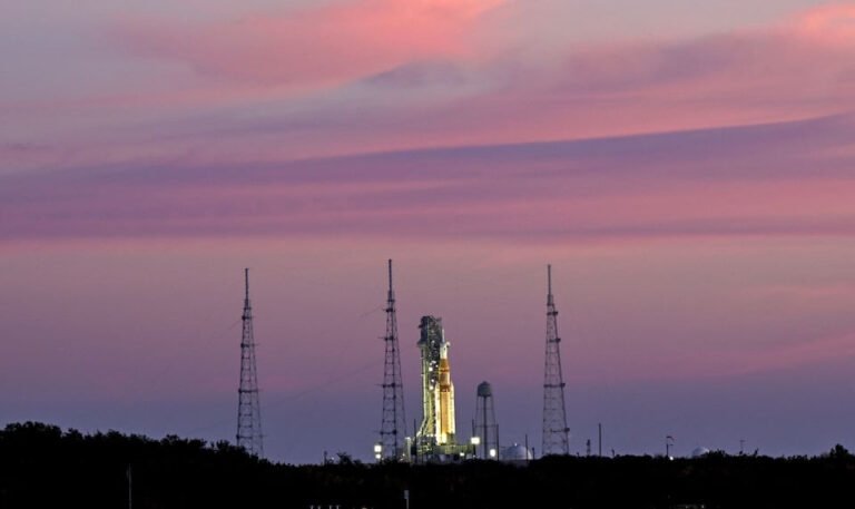 NASA登月火箭重返發射台 為阿提米絲2號載人任務暖身 | 科技 | 中央社 CNA NASA登月火箭重返發射台 為阿提米絲2號載人任務暖身 | 科技 | 中央社 CNA