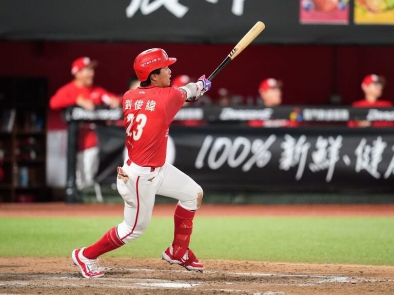 劉俊緯3分砲加朱育賢再見安　龍隊逆轉勝 | 運動 | 中央社 CNA