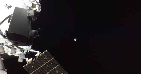NASA阿提米絲2號赴月航程已過半　達成首個里程碑[影]