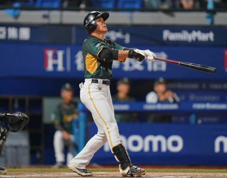 王柏融百轟終於達陣　燦笑告白球迷：久等了 | 運動 | 中央社 CNA