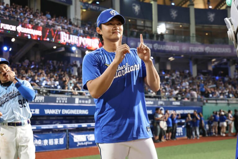 李東洺上半季10勝土投第5人　隊友火力挺他大方請 | 運動 | 中央社 CNA