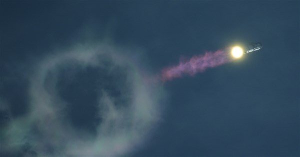 SpaceX星艦巨型火箭升空　首度進入地球軌道 | 科技 | 中央社 CNA