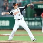 龍隊打線發揮12分差搶勝　獅隊43歲老將陳鏞基初登板投球 | 運動 | 中央社 CNA