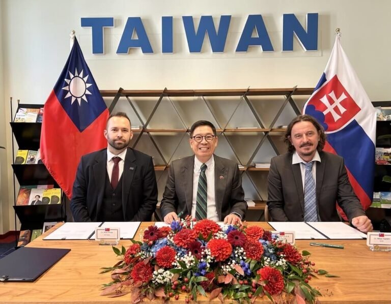 台灣斯洛伐克簽半導體合作協議 助強化供應鏈角色 | 國際 | 中央社 CNA 台灣斯洛伐克簽半導體合作協議 助強化供應鏈角色 | 國際 | 中央社 CNA